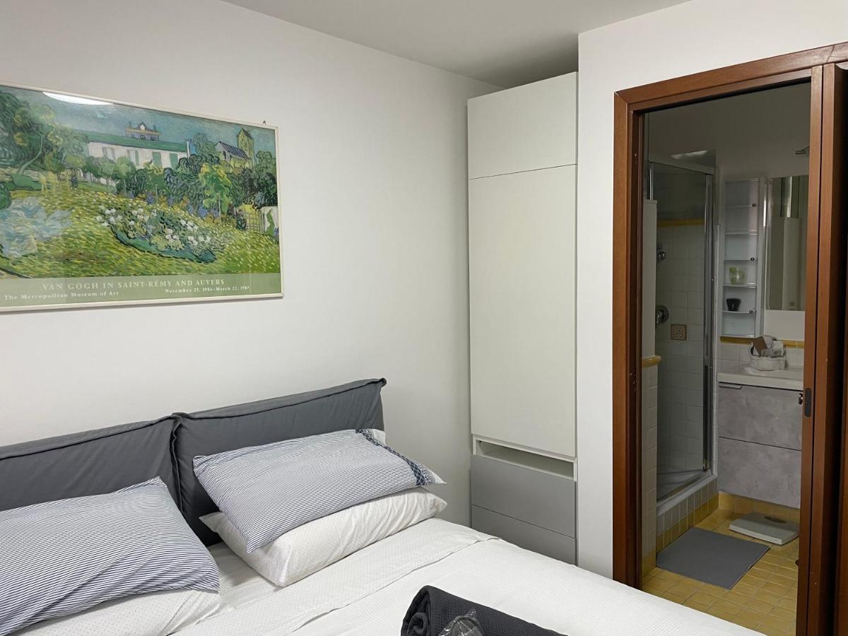 In&Out Apartment - Mostacciano, Eur روما المظهر الخارجي الصورة