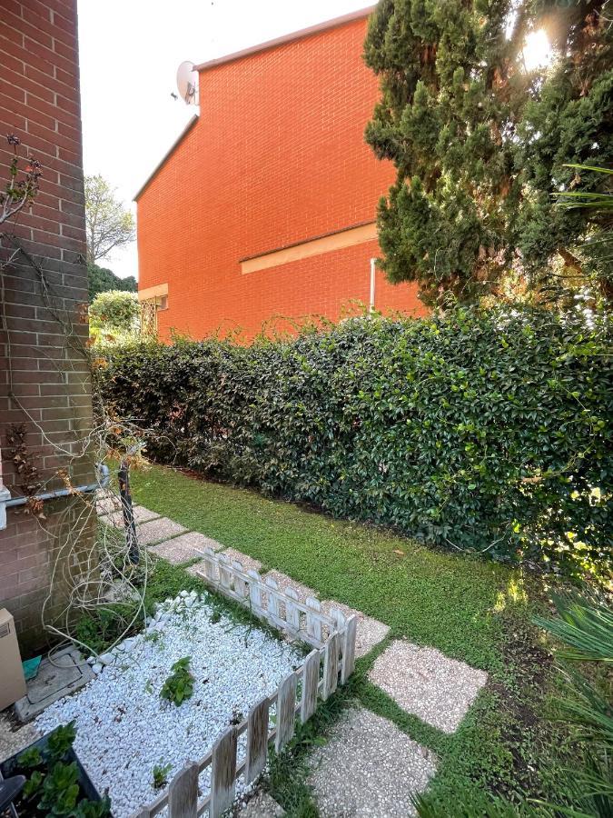 In&Out Apartment - Mostacciano, Eur روما المظهر الخارجي الصورة